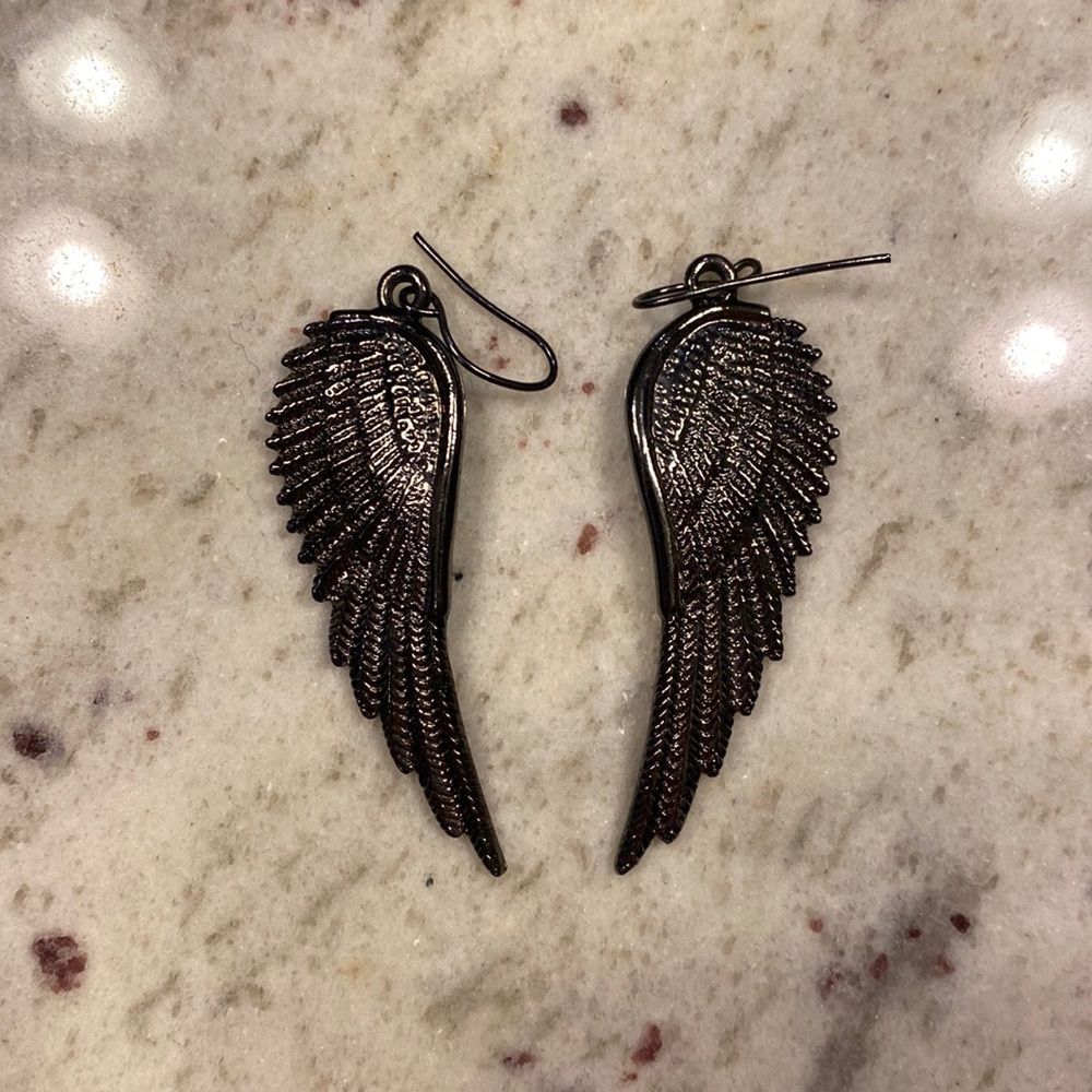 Gunpowder black wing earrings